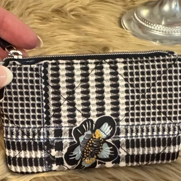Vera Bradley Black and White Floral ID Holder 🔥 - Picture 3 of 6